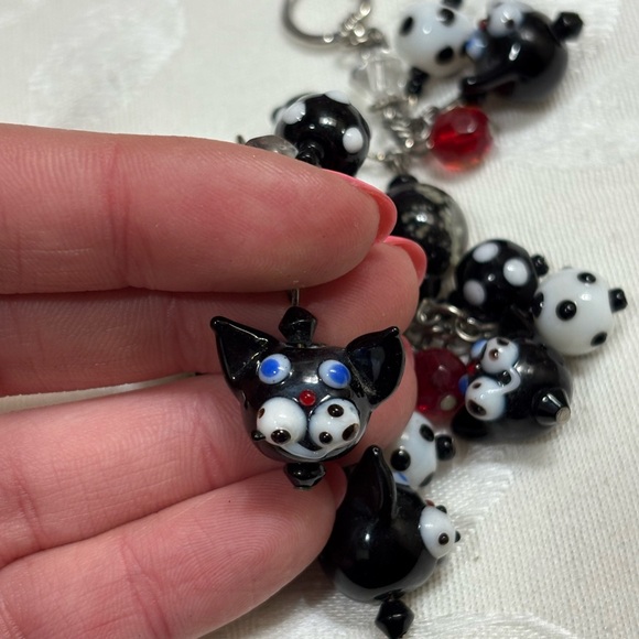 Glass Beaded Cat Bracelet - Picture 3 of 3